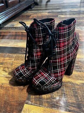 Jessica Simpson Red and Black Plaid Lace-Up Platform Ankle Boots